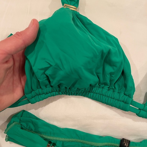 Beautiful green swimsuit with gold detail NWT - Picture 6 of 7